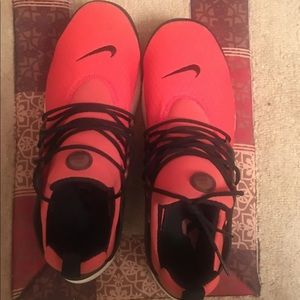 Black/red prestos